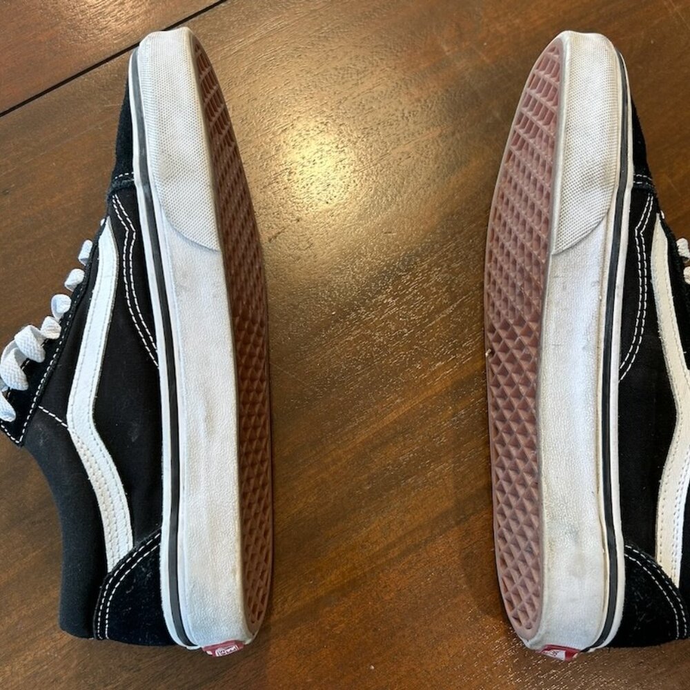 Vans Old Skool: Size 39, black, suede -- NYE sale! - Picture 4 of 5